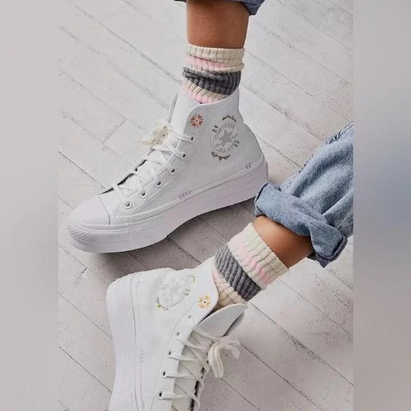 Converse Chuck Taylor All Star Lift Embroidery Hightop Platform Sneakers Sz 10.5 - Picture 1 of 16
